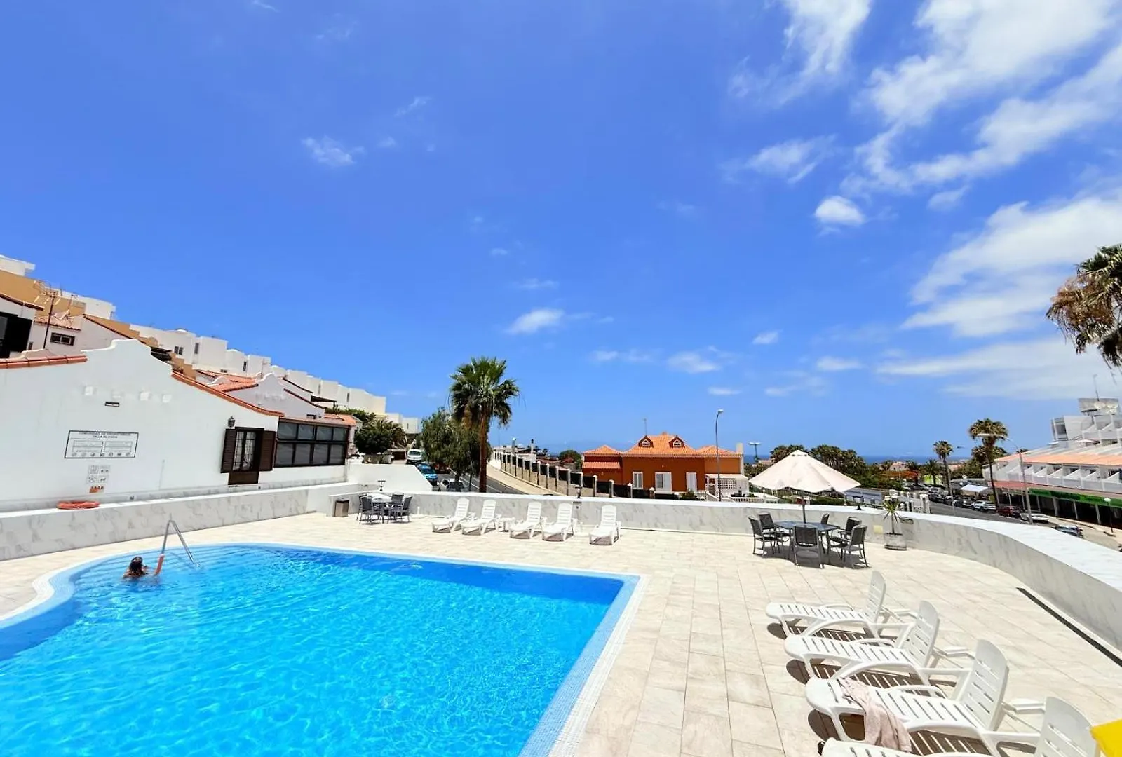 הוילה אדחה Chiara Garden View בית נופש