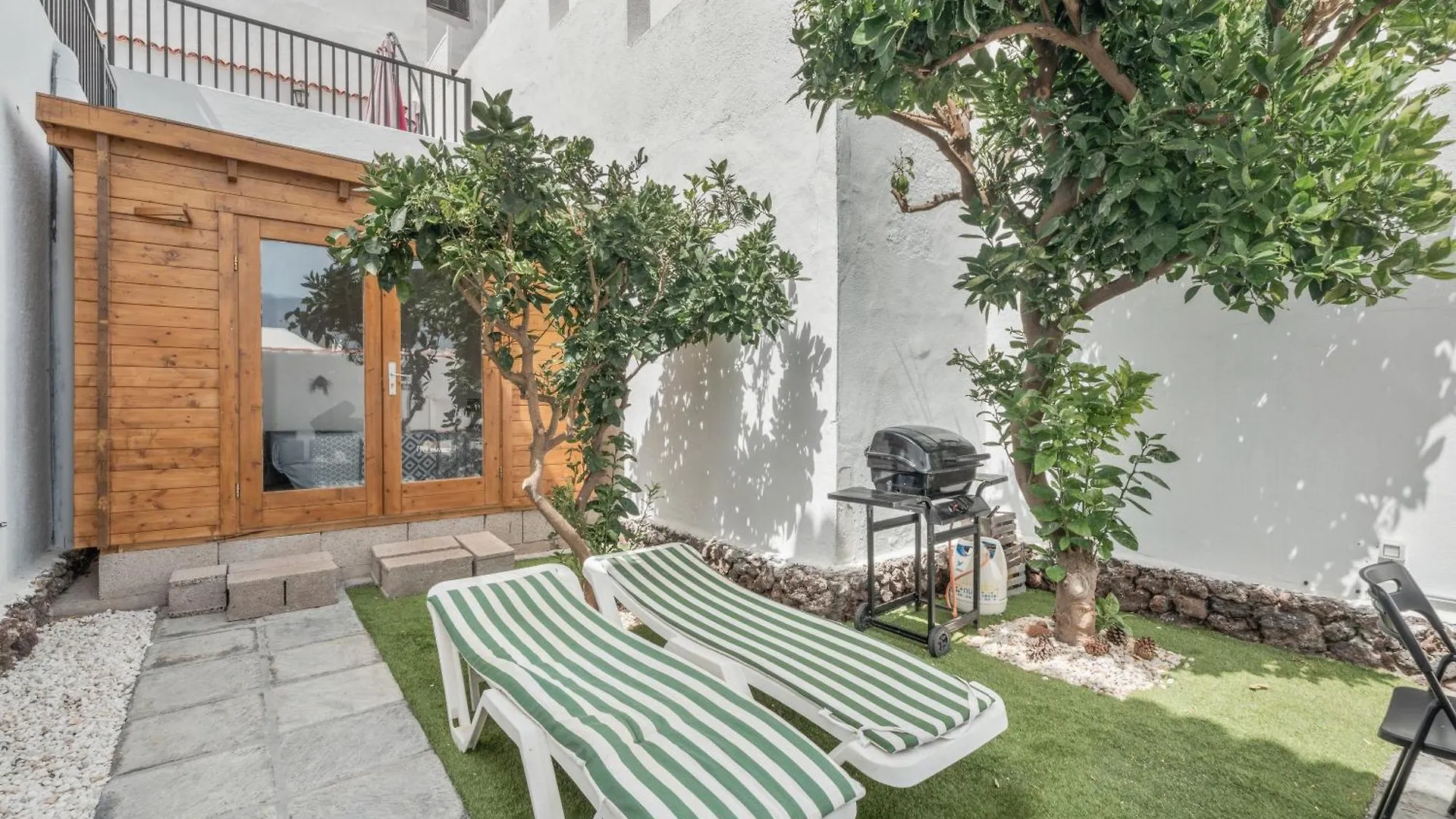 הוילה אדחה Chiara Garden View 0*,  ספרד
