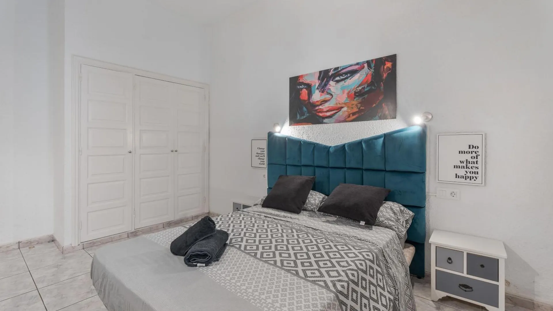 בית נופש הוילה אדחה Chiara Garden View ספרד