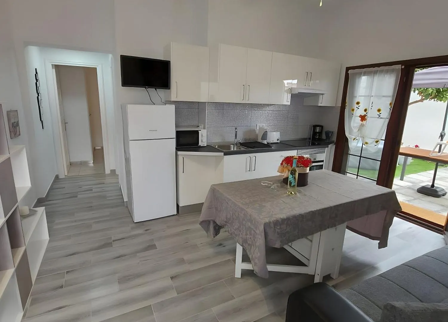 הוילה אדחה Chiara Garden View בית נופש