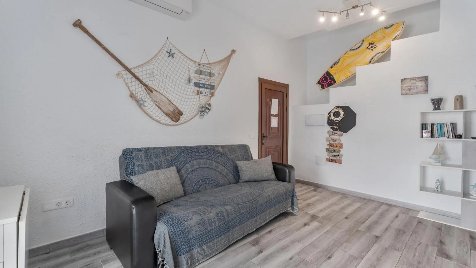 בית נופש הוילה אדחה Chiara Garden View ספרד